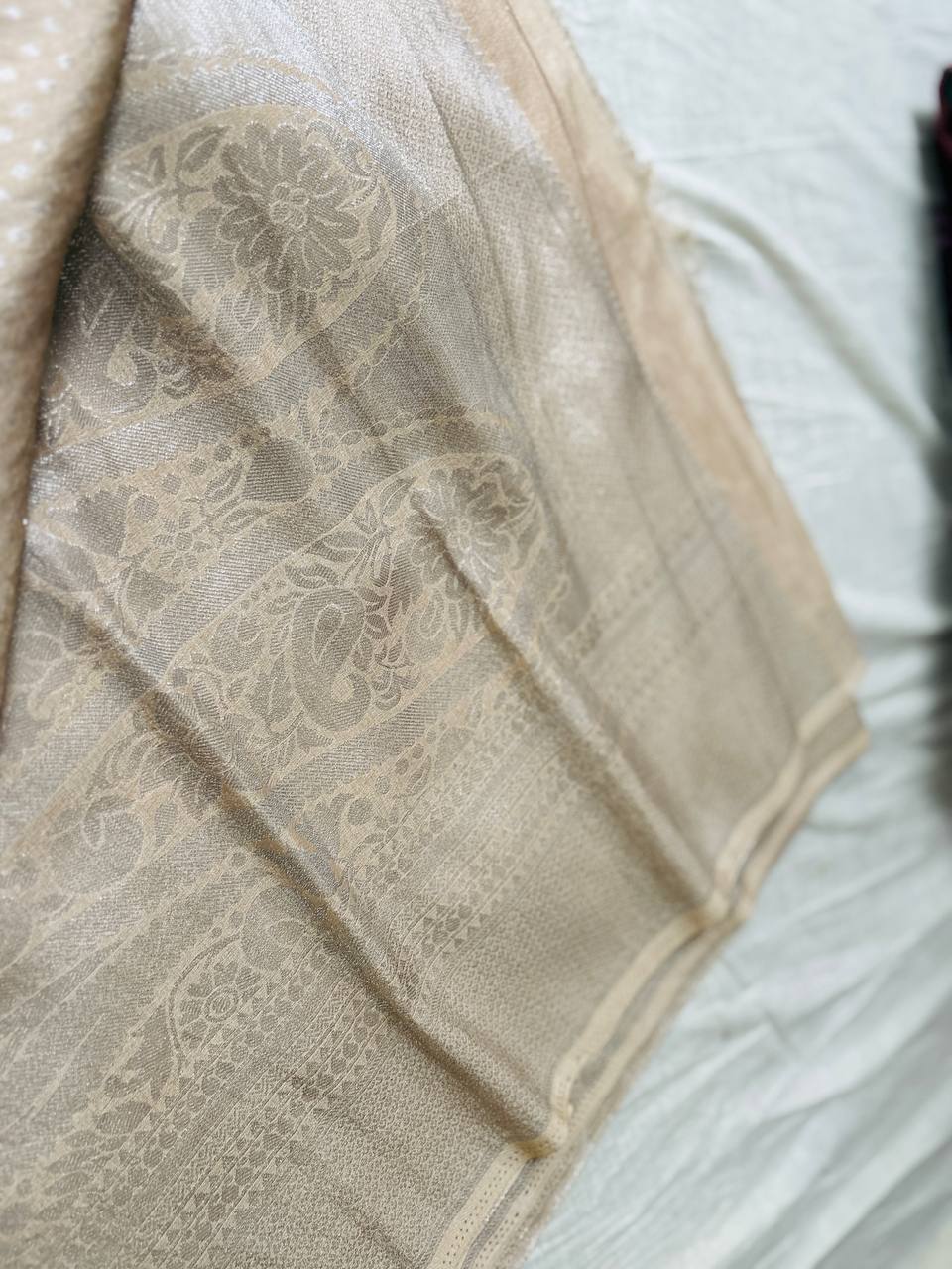 RS.752/- (60% Off on MRP Rs.1880/-)( DS888)