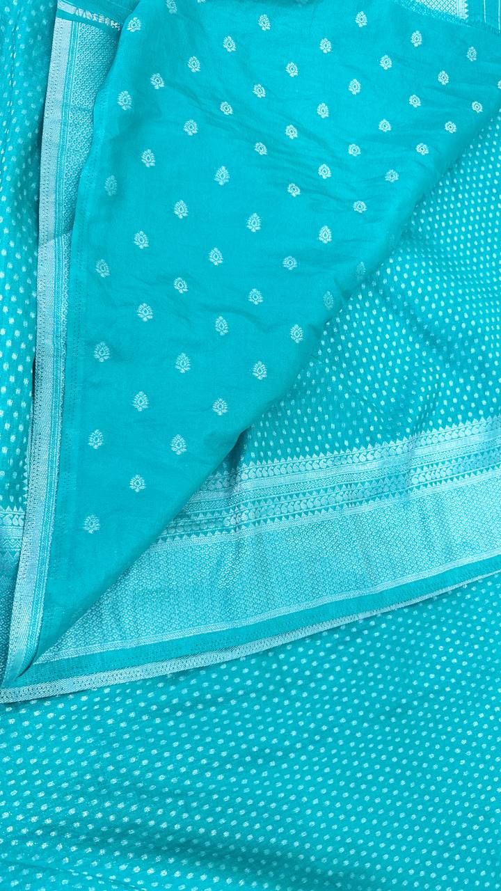 RS.752/- (60% Off on MRP Rs.1880/-)( DS889)